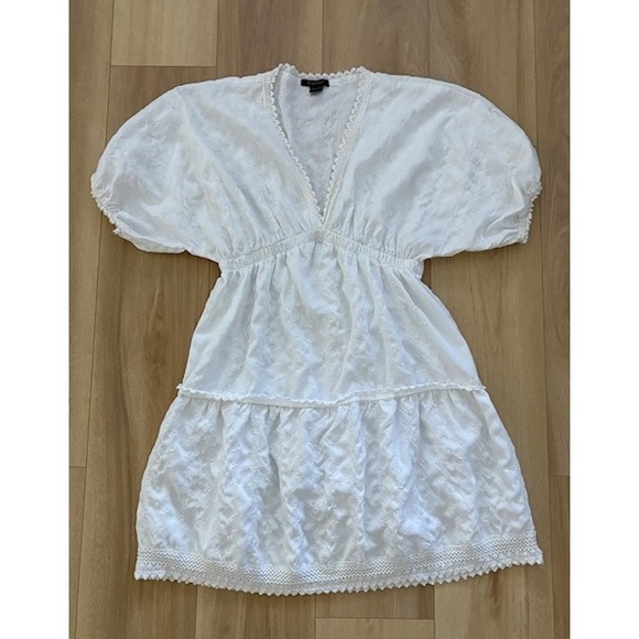 Stylehouse Dresses & Skirts - Stylehouse White Embroidered Mini Dress V Neck Short Sleeve Summer‎